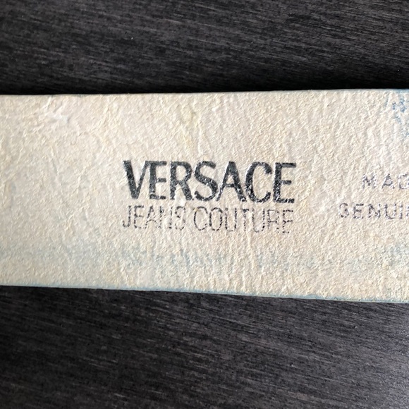 Versace White Leather Belt. Size size 80/95 - Picture 2 of 5